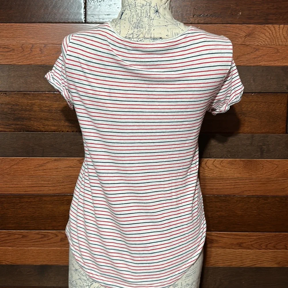 Aeropostale V Neck Short Sleeve Red and Black Striped Tee Shirt - Picture 7 of 9